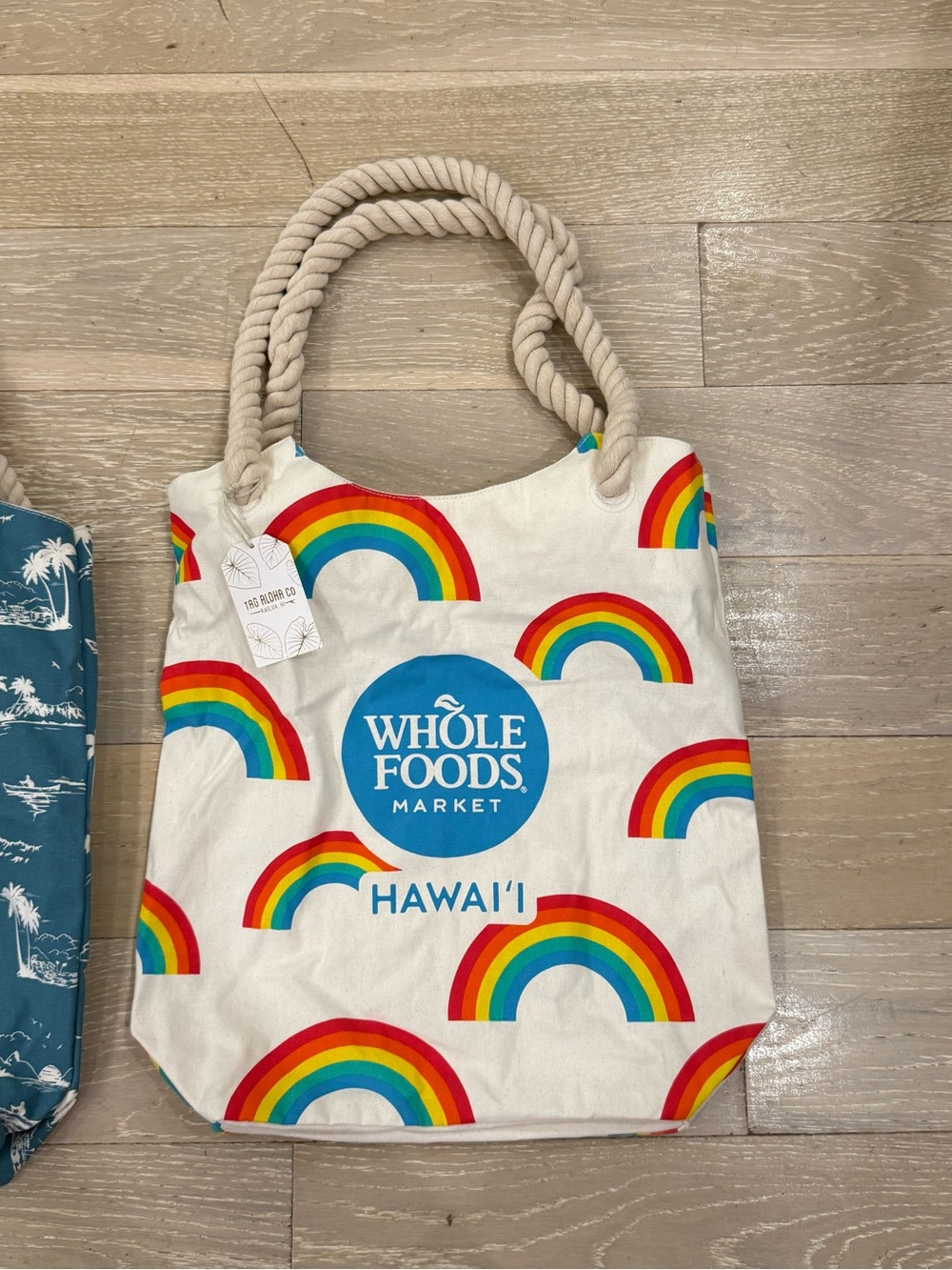 2 Whole Foods Market Exclusive Hawaii designs
Tote , grocery, bag NWT - Picture 4 of 4
